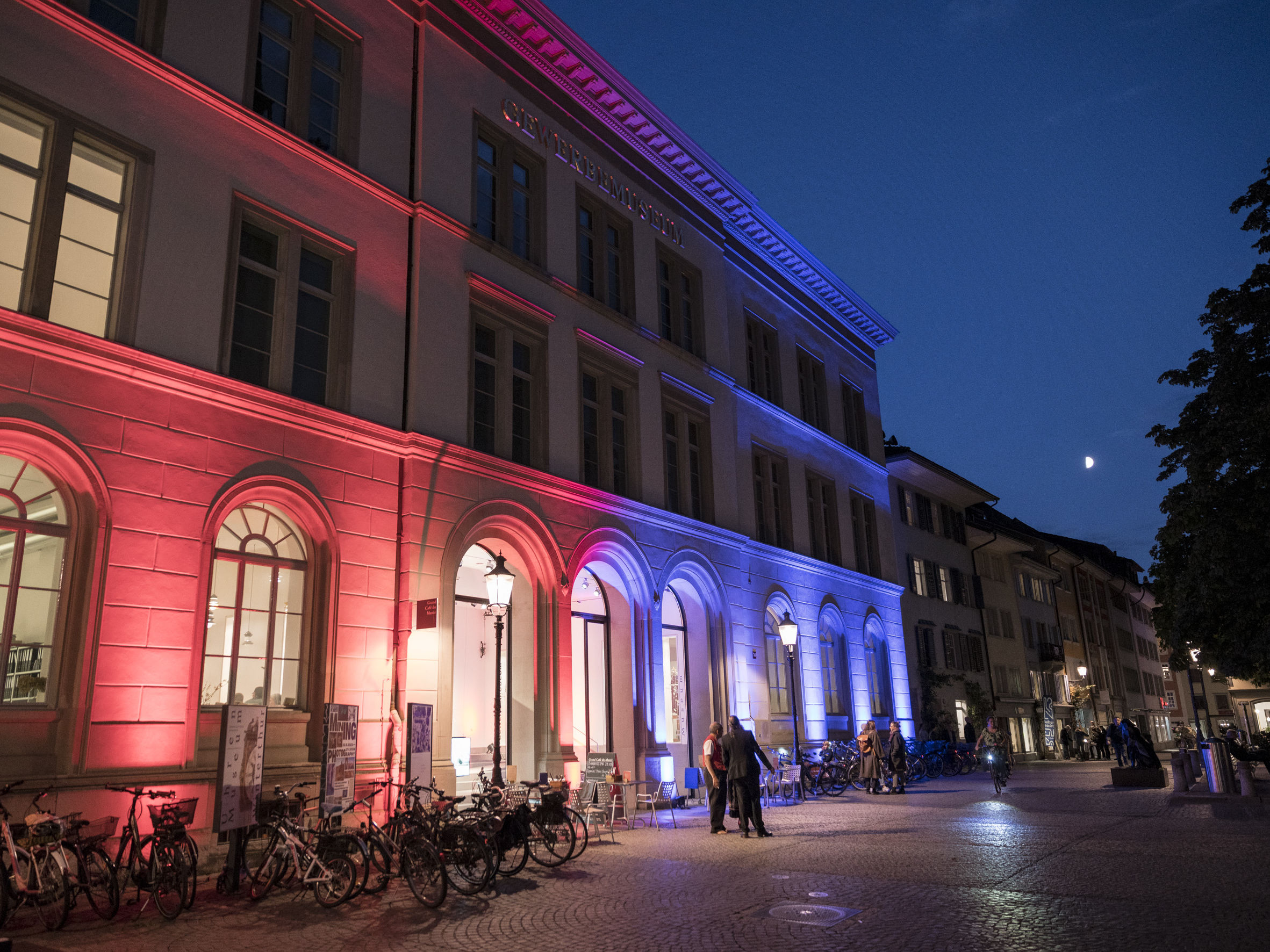 Designpromenade: Die Lichter der Stadt. Beleuchtung auf und um den Kirchplatz